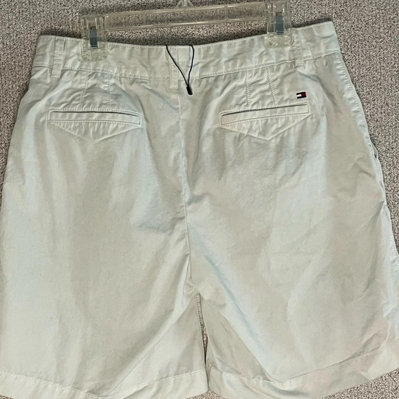 White Tommy Hilfiger shorts size 4 - Picture 5 of 5